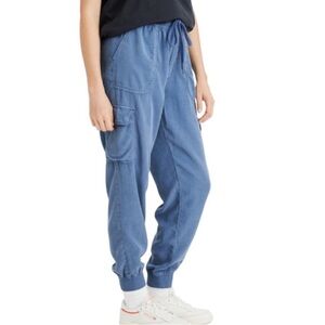 American Eagle High-Waisted Baggy Cargo Joggers